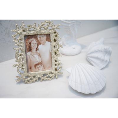 China Europe FREE SAMPLE Resin Silver Photo Frame Wedding Love Photo Frame Resin Silver Gold for sale