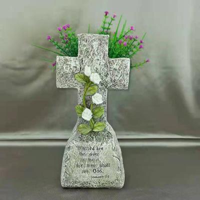 China Europe Good Art Sculpture Cemetery Sculpture Solar Crosses For Cemetery Resin Crafts Resin Cute Crafts for sale