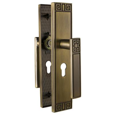 China Modern Hot Fashion Manufacturer Brass Interior Straight Lock Lever Professional Door Handle for sale