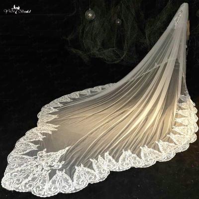 China Lace LZP503 Yiai Design Luxury 5 Meters Wedding Veil Expensive Lace Bridal Veil Long Two Layers Cathedral Comb Bride Veil for sale