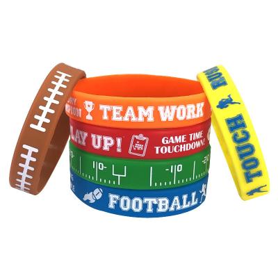 China New CLASSIC Silicone Bracelet Wrist Bands Cheap Gift Items Custom Silicone Wristband for sale