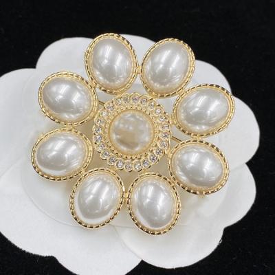 China Designer cc brooches and pin inspired by custom jewelry luxury rhinestone double G brooch women brooches and pin for sale