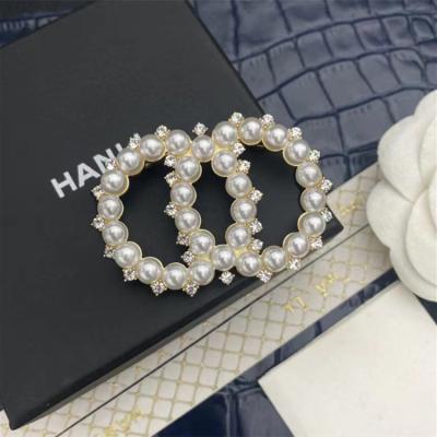 China European and American European and American style double C brand luxury high-end crystal brooch for sale