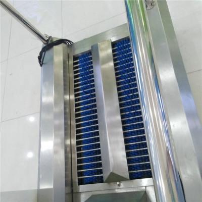 China Automatic food workshop cleaning machine for soles of stainless steel boots in food workshop for sale