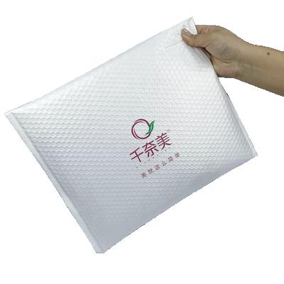 China Recyclable and Biodegradable High Quality Custom Envelope Mail Company Clamp Self Seal Mounted Black Gold Compost Polyfoam Biodegradable Mail Envelope for sale