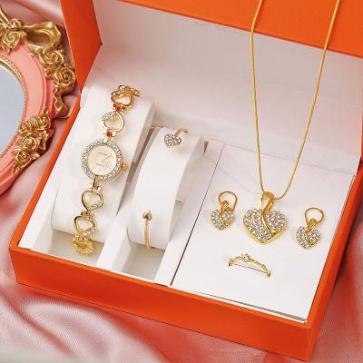 China Luxury FASHIONABLE watch Set2020 women watches Crystal Bracelet Stud Earring Necklace set ladies watch casual quartz for sale