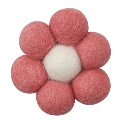 China Pin Decoration Wool Felt Craft Cute Felt Badge Modern Handmade Push Felt Brooch Accessories Flower for sale