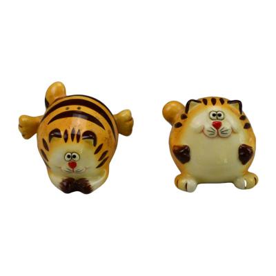 China Sustainable Wholesale Custom Cute Cat 3D Ceramic Set Kitchen Salt And Pepper Shakers for sale