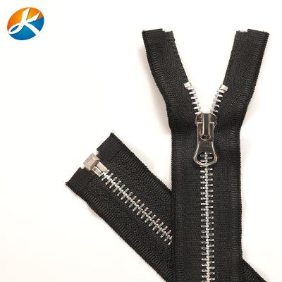 China Nickel Free Aluminum Zipper Customized 5 Color Clothing Luggage Zipper Wholesale for sale