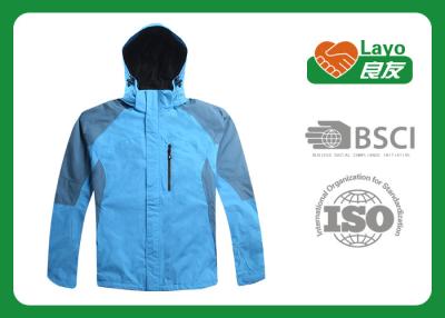 Chine Veste protégeant du vent imperméable extérieure de Softshell avec le matériel de nylon du capot 100% à vendre