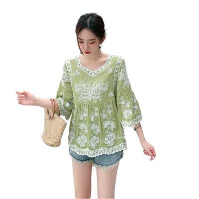 China 2020 summer new fashion anti-static Korean sweater embroidered lace shirt knitted pattern sunscreen embroidered trend for sale