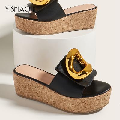 China Big Size Open Toe Casual Shoes Platform Wedge Slides New Fashion Trend Summer Women's Slippers 35-42 Fails Woman Shoes for sale