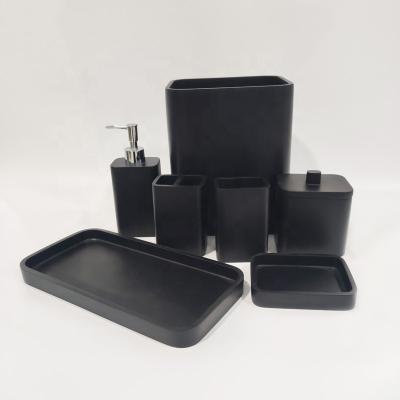 China Sustainable Resin Toothbrush Holder Black Bathroom Accessories Set Bathroom Products Hotel Bathroom Accessory à venda