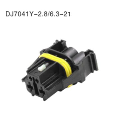 China Terminals Components DJ7041Y-2.8-6.3-21 4pin Fog Lamp Socket Automotive Auto Connector For Parts for sale