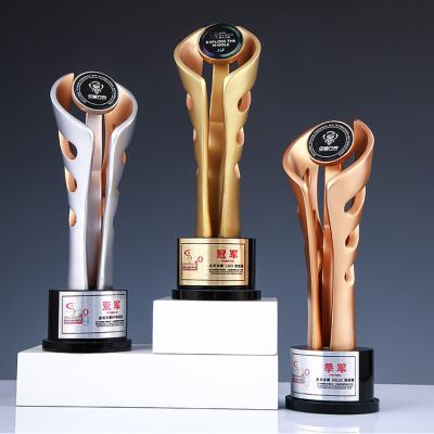 China crystal metal trophy awards for customized engraving Te koop