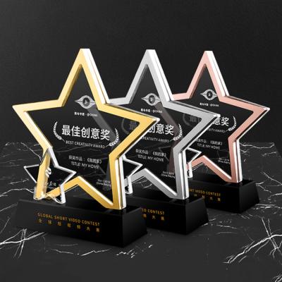 China customize creative crystal star awards metal trophy Te koop