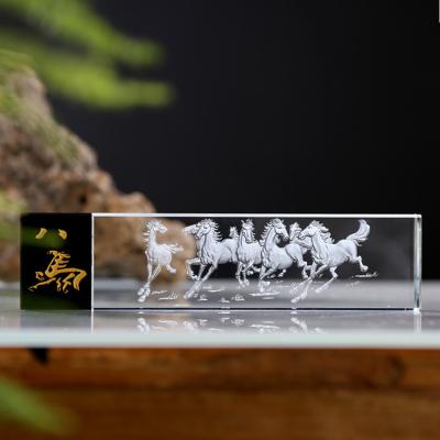 中国 Baptism Souvenir Return Gift 3D Laser Quran Crystal Paperweight 販売のため