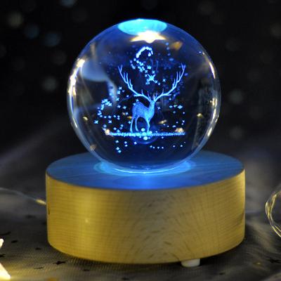 China Wedding Favor Gift wood led light base 3D Laser Crystal Ball Te koop