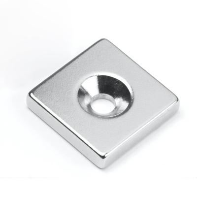 China Industrial Powerful Magnet N35 N42 N48 N52 NdFeB Square Magnetic Block With Countersunk Hole for sale