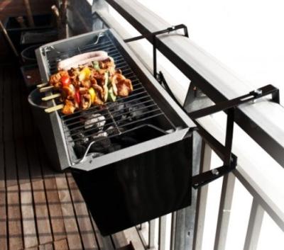 China Easily Assembled New Style Balcony Steel BBQ Grill For Window Hanging Charcoal BBQ Grills Balcony BBQ Grill for sale