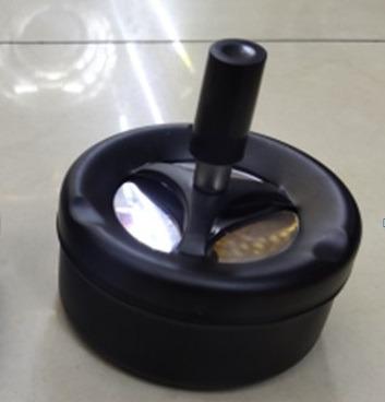 China Smokeless Promotional Gifts 11cm Diameter Revolving Lower Ashtray With Cover Iron Cigarette Revolving Ashtray for sale