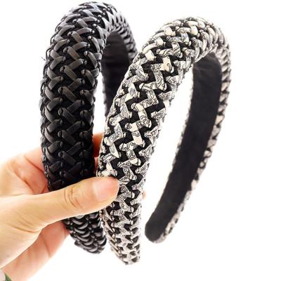 China 2021 Fashionable Holiday Hair Circle Low Price Korean Woven High Quality Cloth Headband For Girls for sale