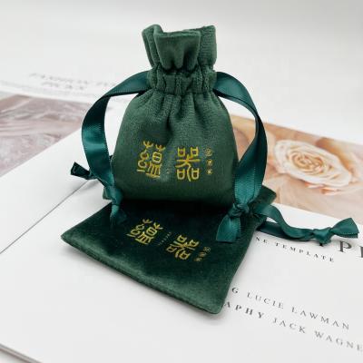 China Green Custom Logo Printed Jewelry Pouches Gift Velvet Jewelry Packaging Pouch Luxury Green Envelope Custom Earring Pouch for sale