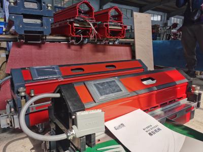 中国 1600mm Rubber Conveyor Belt Cutting Machine Aluminum Alloy 販売のため