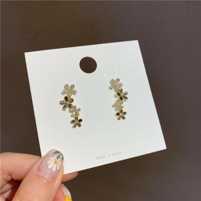 China FASHIONABLE Korean 925 Silver Needle Style Earrings Set Flower Gold Earrings Jewelry for sale