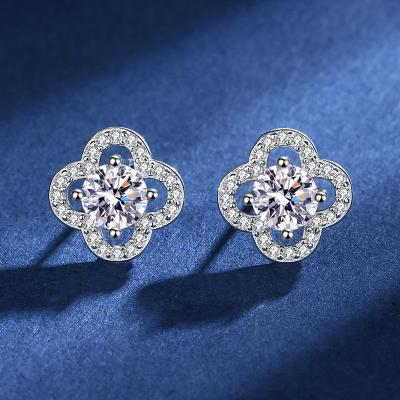 China Trendy Luxury Jewelry 0.5ct Diamond Moissanite Earrings 925 Sterling Silver Lucky Four Leaf Clover Stud Earrings 2022 for sale