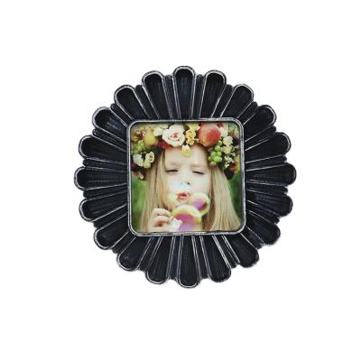 China Wholesale Home Decoration Good Quality Round Frame Plastic Creative Desktop Picture Vertical Photo Frame for sale