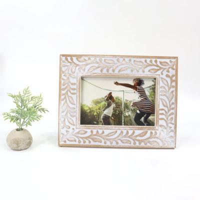 China Indoor vertical fashion photo frame simple photo frame desktop decoration professional manufacturer for sale