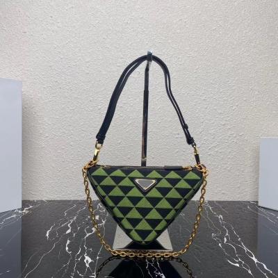 China 2023 Fashion Lingge Genuine Leather Chain Lady Bags Triangle Fashion Designer Luxury Popular All-match Retro Diagonal Shoulder Handbag for sale