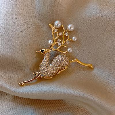 China High Quality ALLOY Gold Filled Women Lady Brooches Wedding Dress Animals Reindeer Brooch Pins For Girls for sale