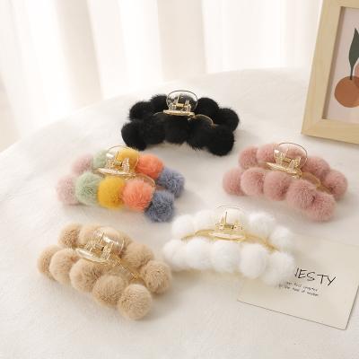 China 2021 New Fashion Solid Color Hair Clip Wholesale Wavy Exciting Plastic Hair Claw for sale