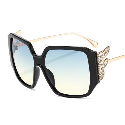 China Fashion sunglasses ladies new 2021 shape large square metal frames sunglasses oversized diamond sunglasses for sale