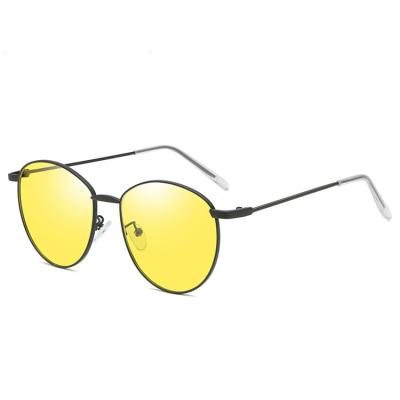 China Fashion Brand Design UV400 Sunglasses CE Ocean Lens Sunglasses Wholesale Customized Sunglasses for sale