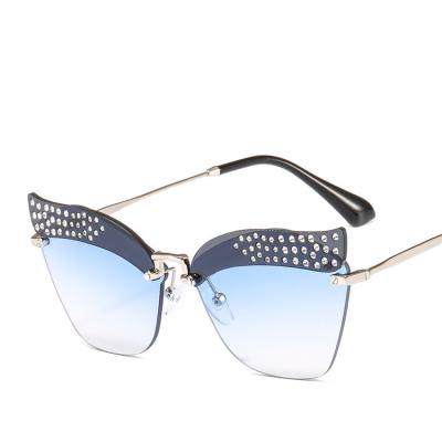 China Fashion Sunglasses 2019 Cat Eye Sunglasses With Diamond Frameless Sunglasses New Fashionable Frameless Sunglasses for sale