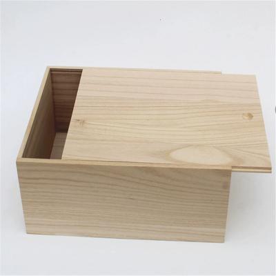 China Minimalist Kitchen Storage Box With Lid Can Be Stacked Egg Roll Egg Type for sale