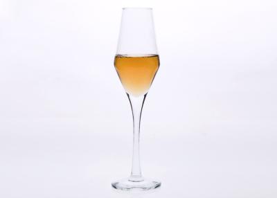 China Elegant Personalized Champagne Flutes Glass Goblets For Wedding for sale