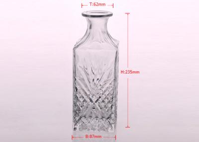 China De superieure in reliëf gemaakte duidelijke Flessen van de Glaswijn met cork deksel, gemaakte Machine Te koop