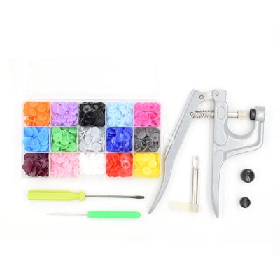 China Light. Factory Wholesale High Quality Tool Snap 150 Sets Environmental Protection Plastic Buttons And Tools Metal Press Pliers Colored Resin Buttons for sale