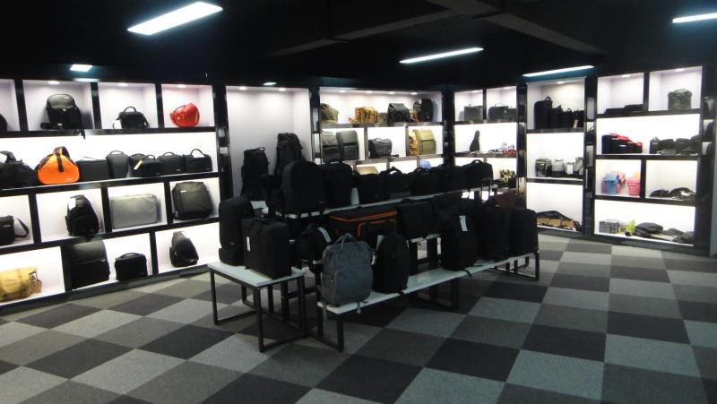 Verified China supplier - Caden (Guangzhou) Handbag Co., Ltd.