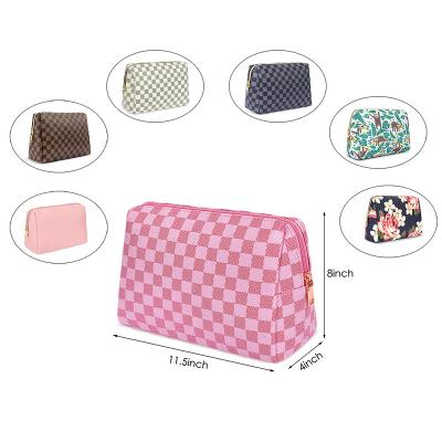 China Custom Made Nylon Leather PU Leather Travel Zipper Zipper Bag Professional Makeup Fashoion Lokass Pocket Clutch Cosmetic Make Up Bag For Ladies for sale