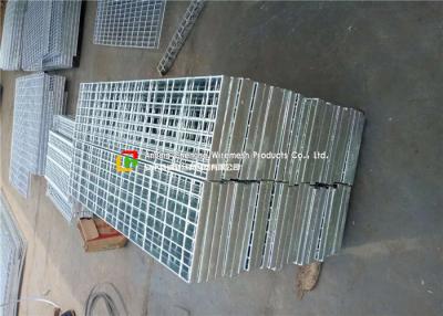 China Stair Tread Serrated Steel Grating Custom Width HDG Surface Treatment for sale