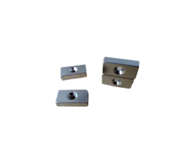 China Industrial Permanent Magnet NdFeB Rectangle Magnet With Screw Hole for sale