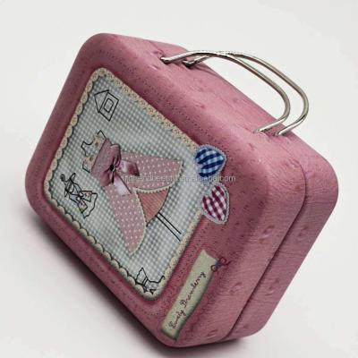 China Feather Makeup Eyelashes Packaging Box Suitcase Eyelash Storage Case for sale