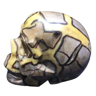 China Donghai Hand Carved Natural Gemstone Crystal Human Skulls Crystal Skulls Ornament for sale