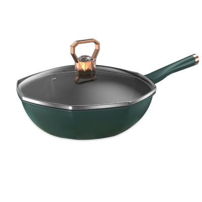 China Viable OEM Chinese Hand Hammered Wok Wood Handle No Coating Round Bottom Wok Pan Cover Metal Stove Pcs for sale