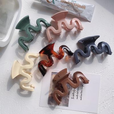 China Simple temperament and cute Korean fashion hair accessories claw type hair clips morandi color W claws for sale